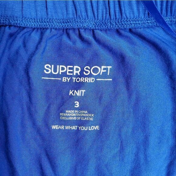 Torrid Super Soft Halter Jumpsuit Size 3X-22-24 - Picture 2 of 10